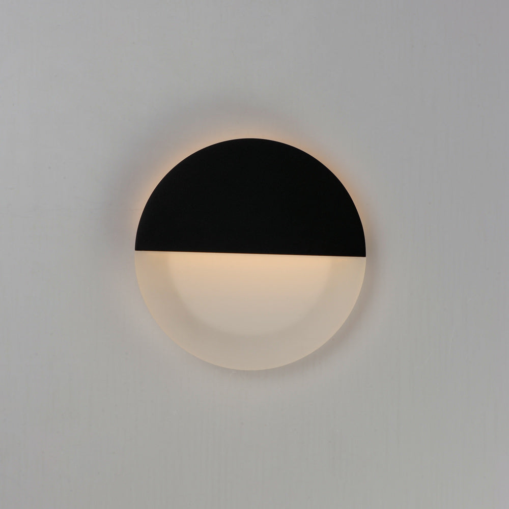 Alumilux Glow Round Outdoor LED Wall Light in Detail.