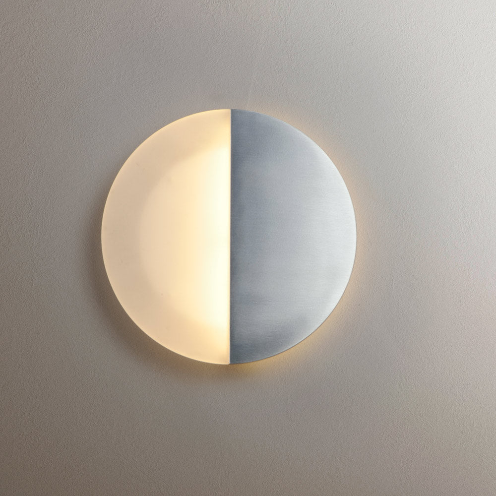 Alumilux Glow Round Outdoor LED Wall Light in Detail.