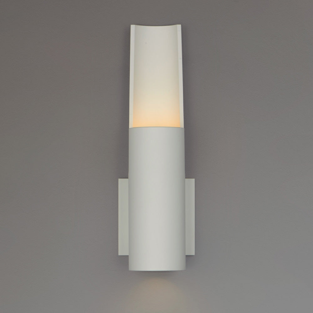 Alumilux Runway Outdoor LED Single Wall Light in Detail.