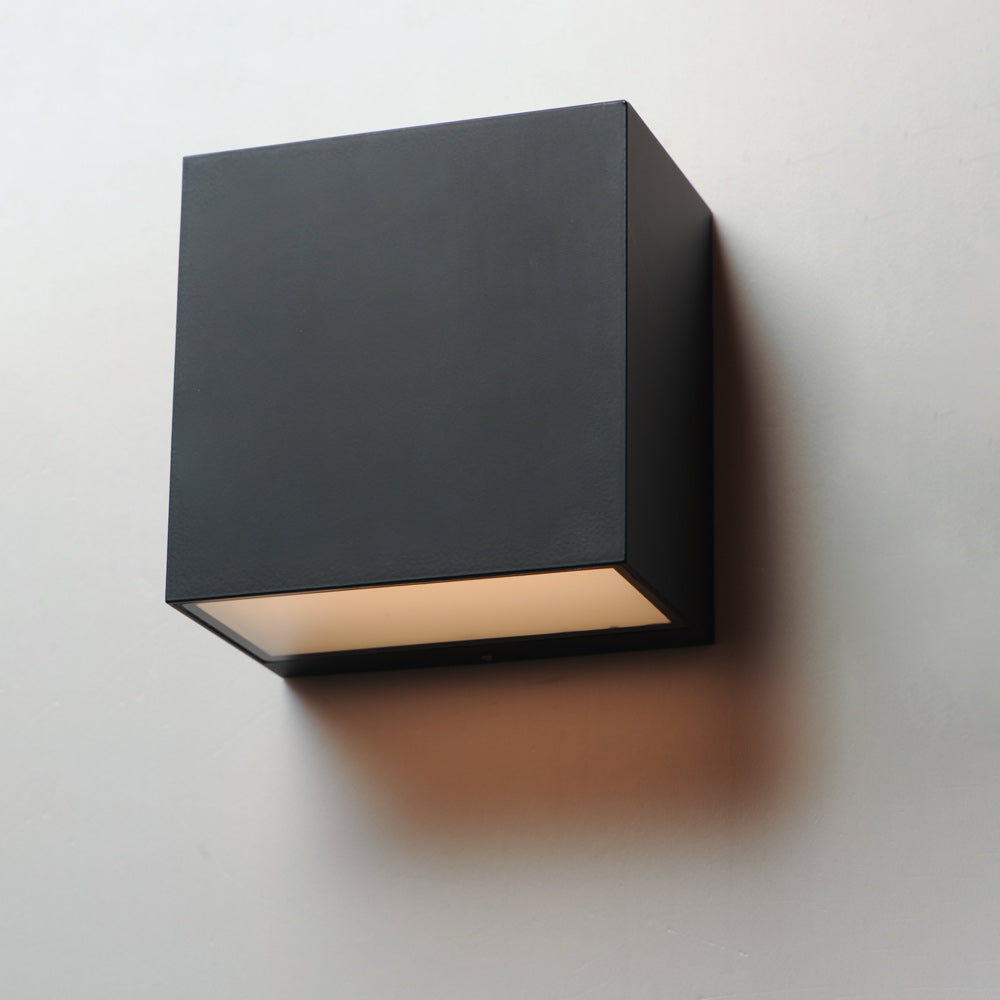 Blok Cube Outdoor LED Wall Light in Detail.