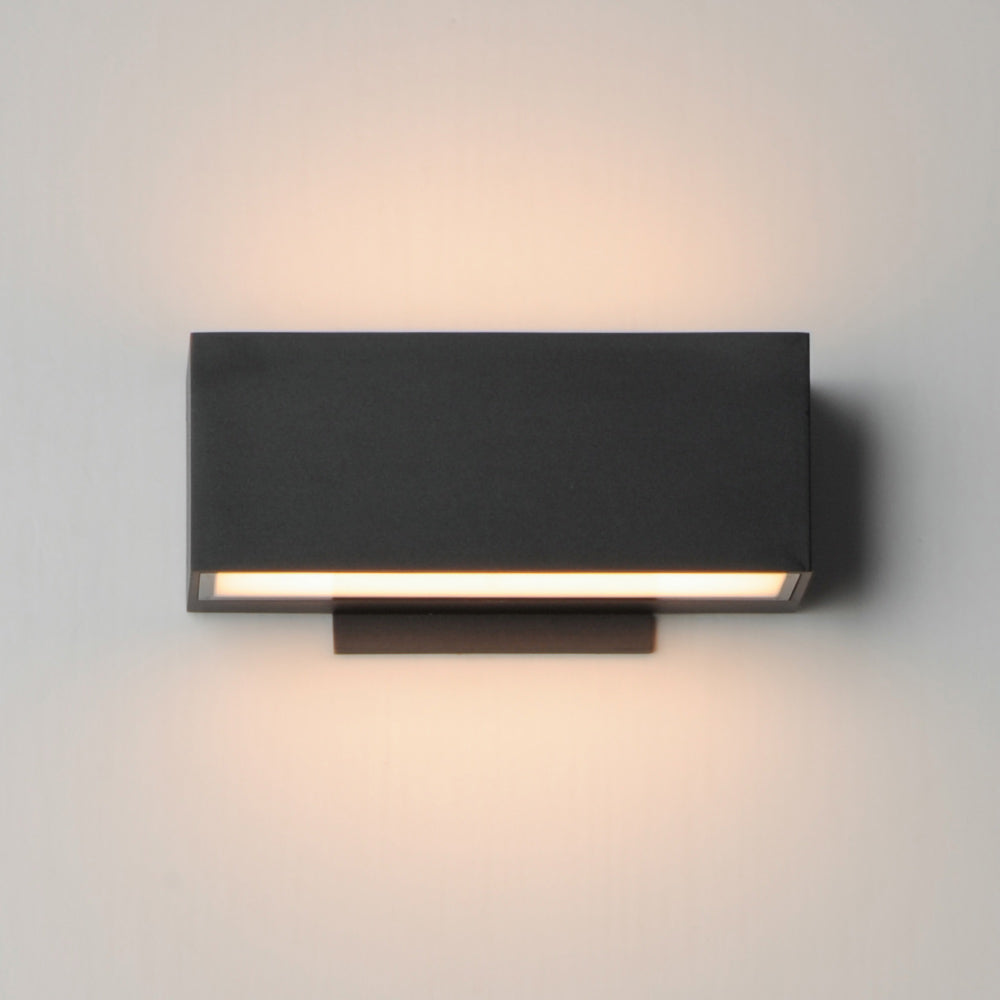 Blok Outdoor LED Wall Light in Detail.