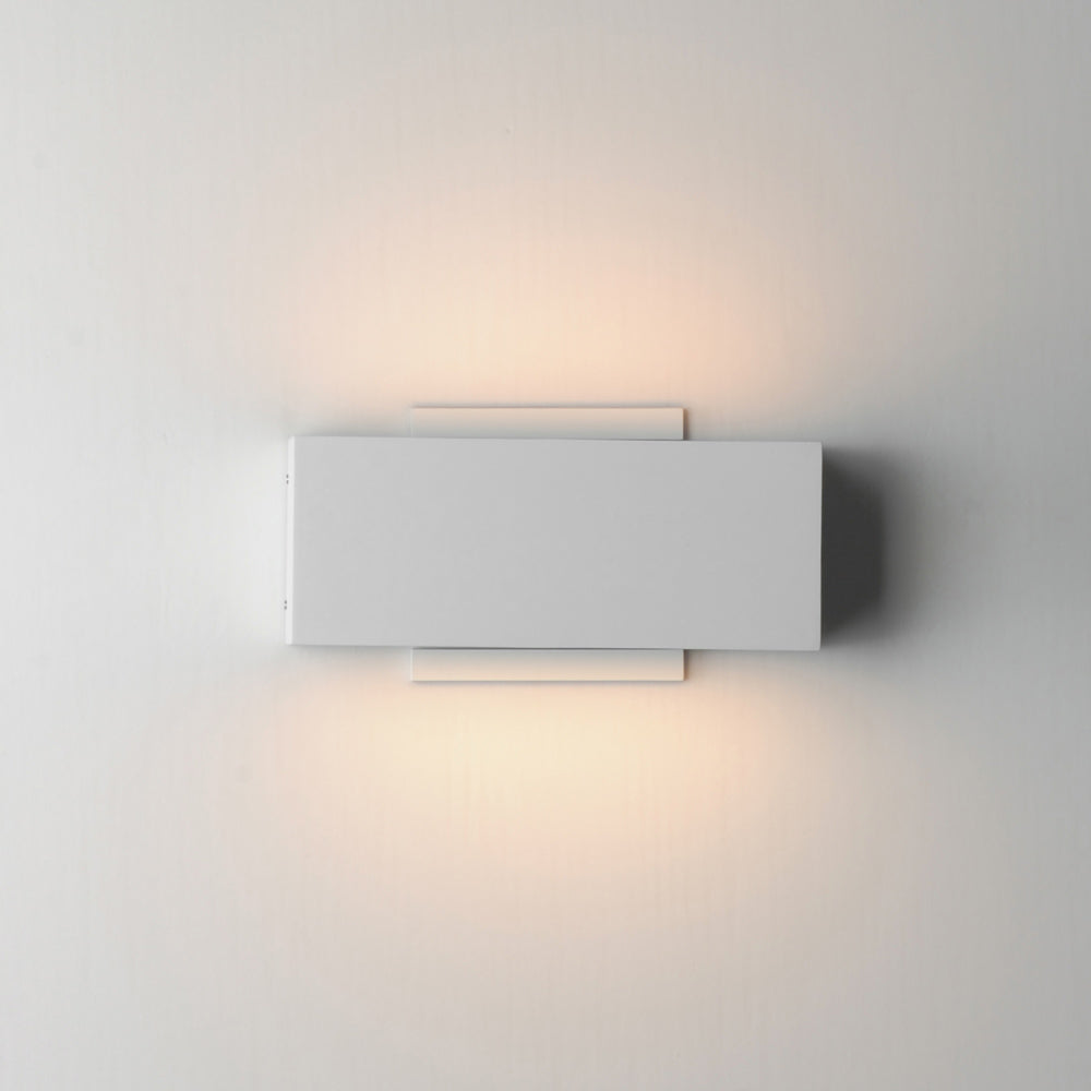 Blok Outdoor LED Wall Light in Detail.