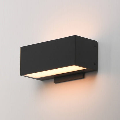 Blok Outdoor LED Wall Light in Detail.