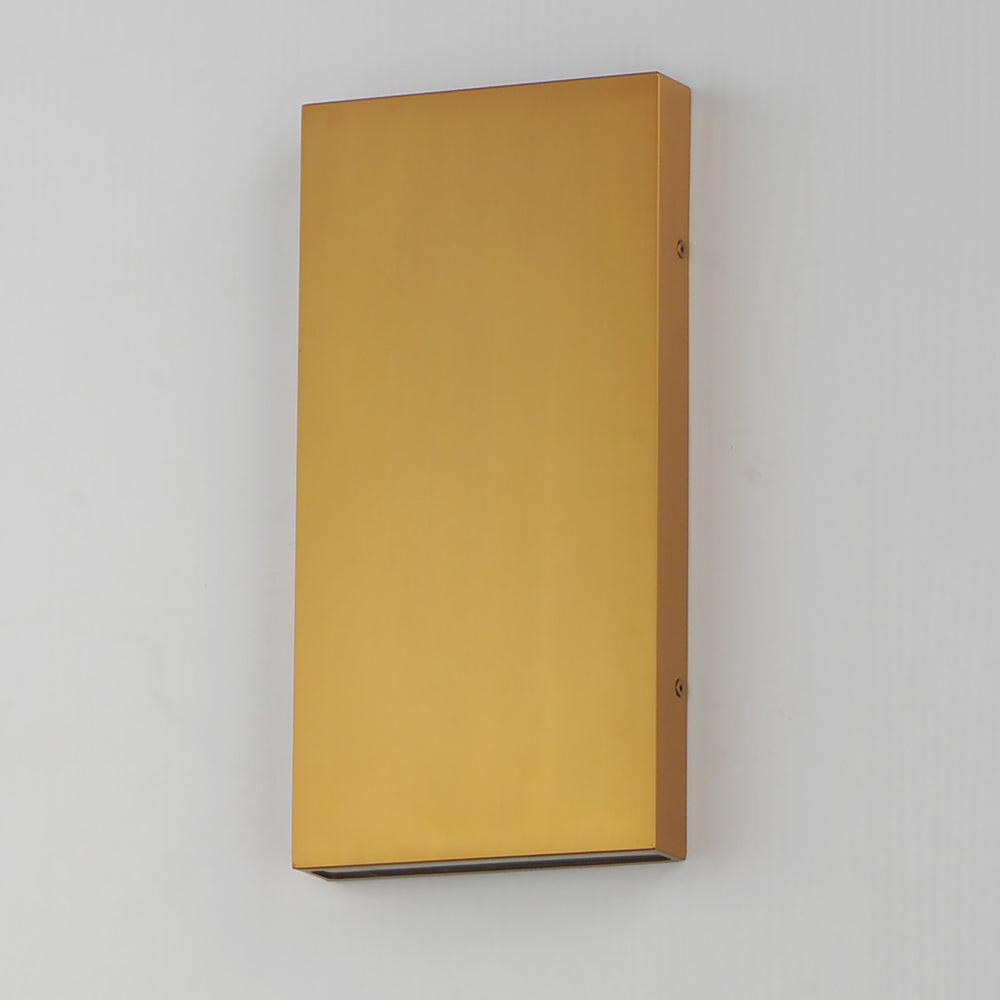 Brik Rectangular Outdoor LED Wall Light in Detail.