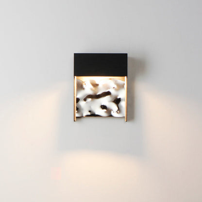 Coulee Outdoor LED Single Wall Light in Detail.
