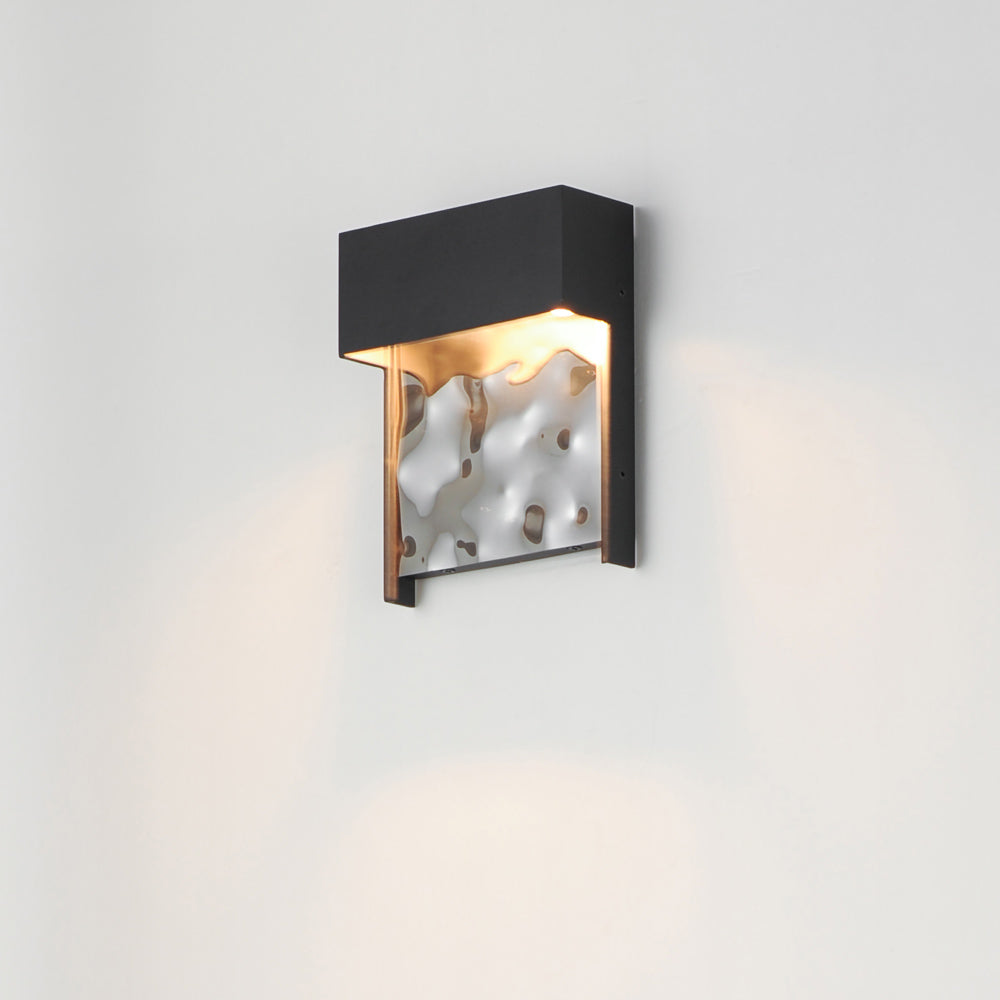 Coulee Outdoor LED Single Wall Light in Detail.