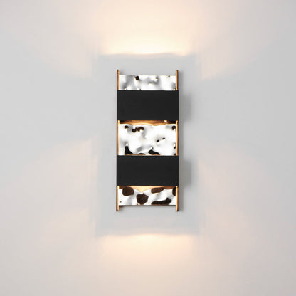 Coulee Outdoor LED Wall Light in Detail.