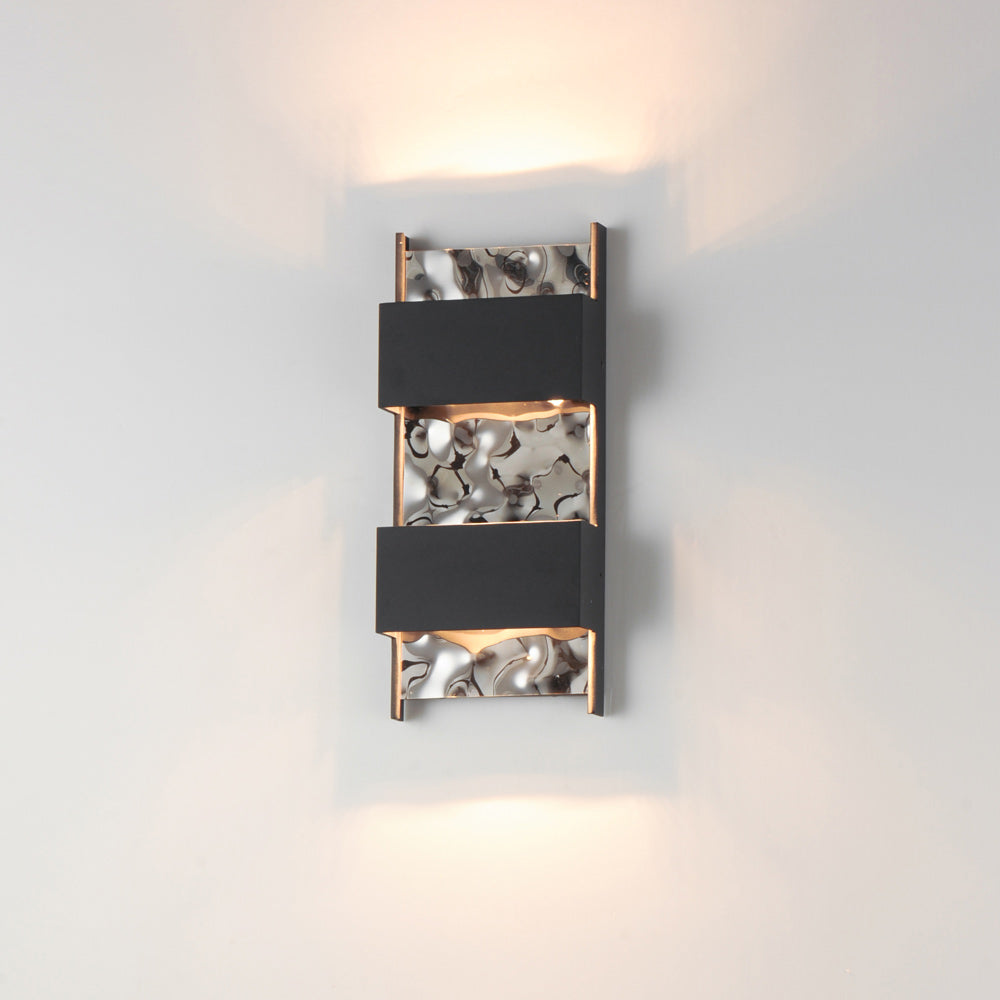 Coulee Outdoor LED Wall Light in Detail.