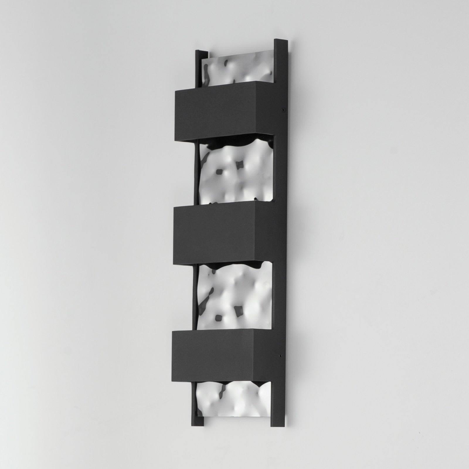 Coulee Outdoor LED Wall Light in Detail.