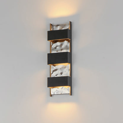 Coulee Outdoor LED Wall Light in Detail.