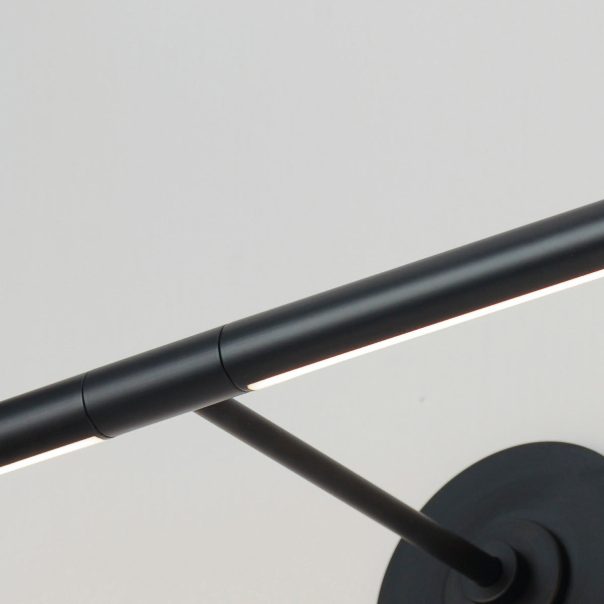 Dorian LED Picture Light in Detail.