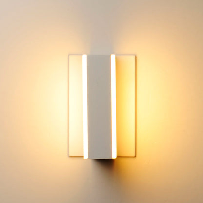 Omni LED Bath Vanity Light in Detail.