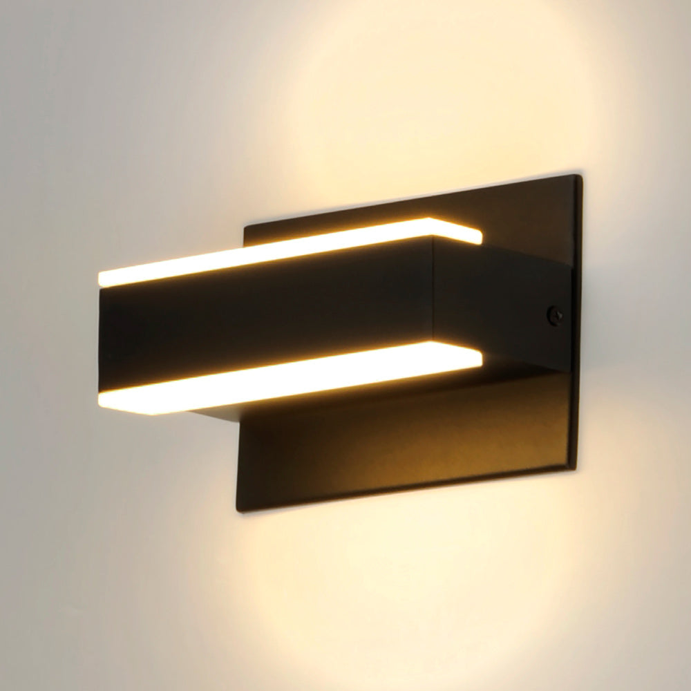 Omni LED Bath Vanity Light in Detail.