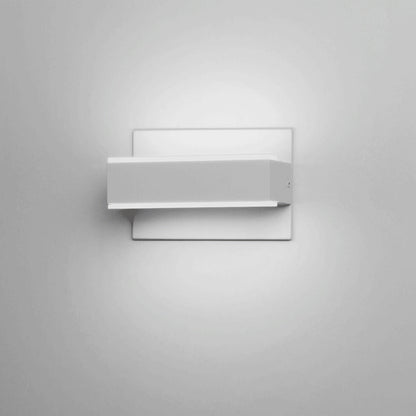 Omni LED Bath Vanity Light in Detail.