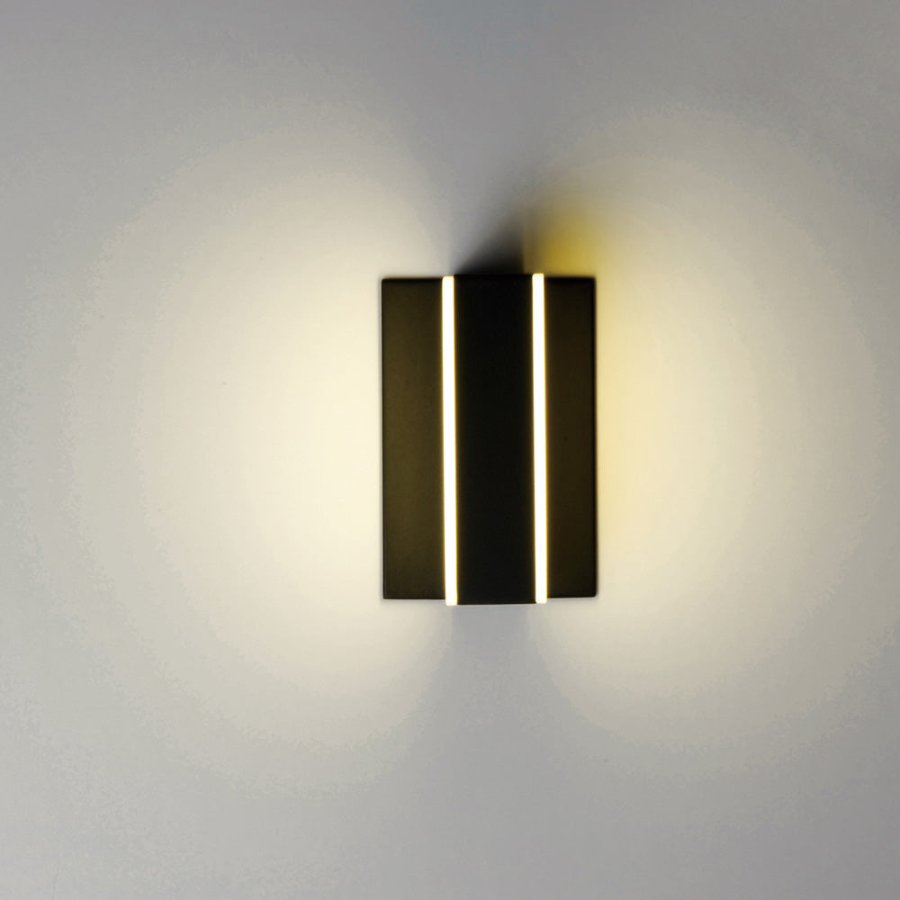 Omni LED Bath Vanity Light in Detail.