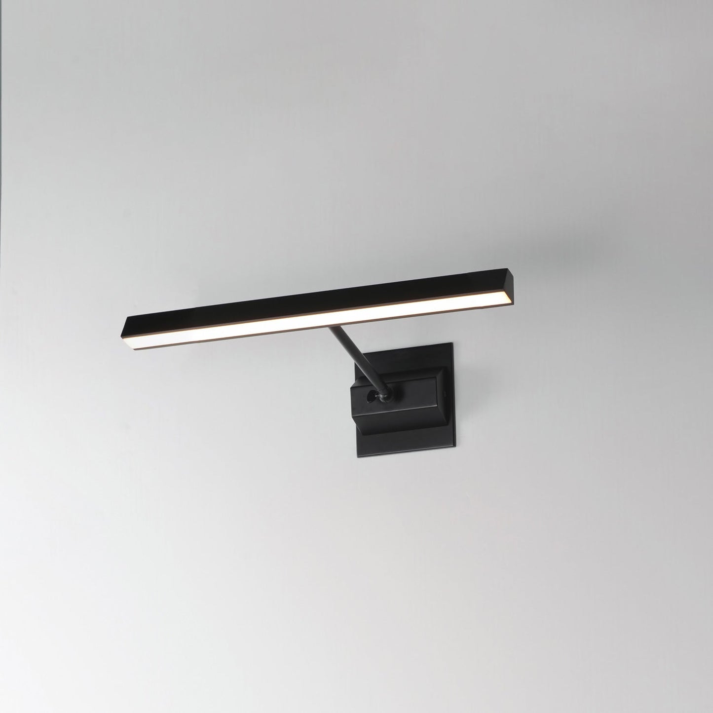 Pasha LED Picture Light in Detail.