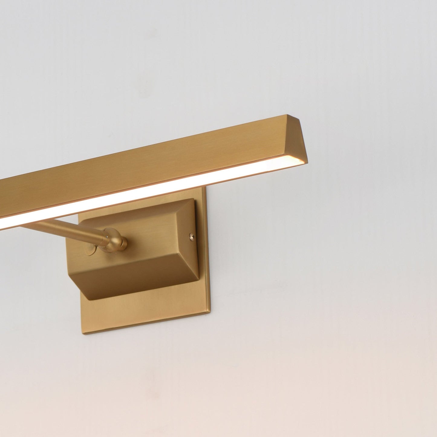 Pasha LED Picture Light in Detail.