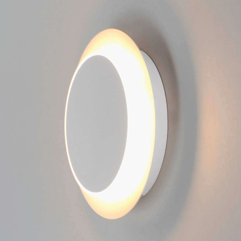 Revolver LED Ceiling / Wall Light in Detail.