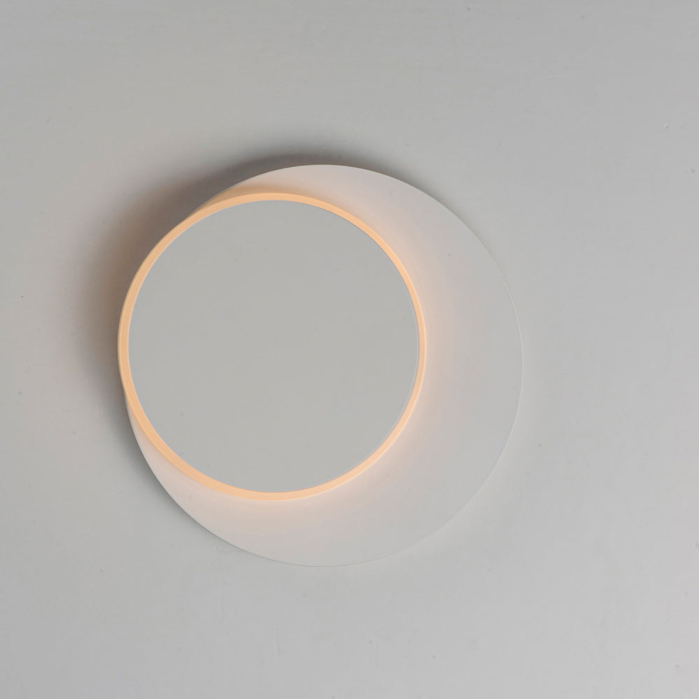 Revolver LED Ceiling / Wall Light in Detail.