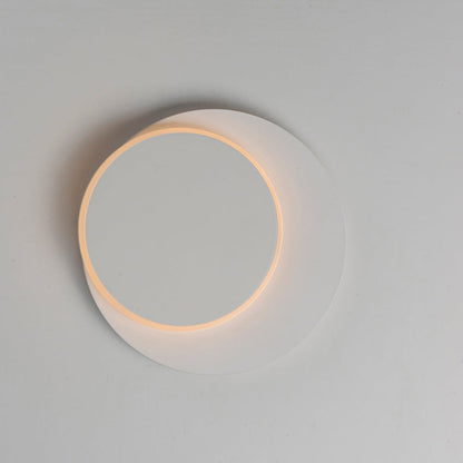 Revolver LED Ceiling / Wall Light in Detail.