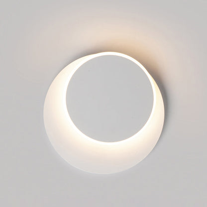 Revolver LED Ceiling / Wall Light in Detail.