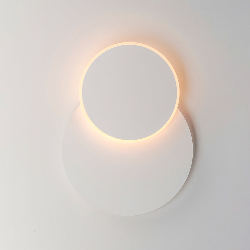 Revolver LED Ceiling / Wall Light in Detail.