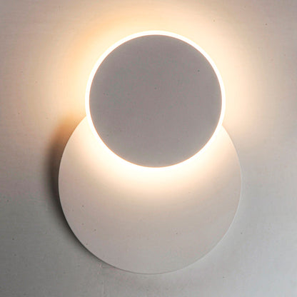 Revolver LED Ceiling / Wall Light in Detail.