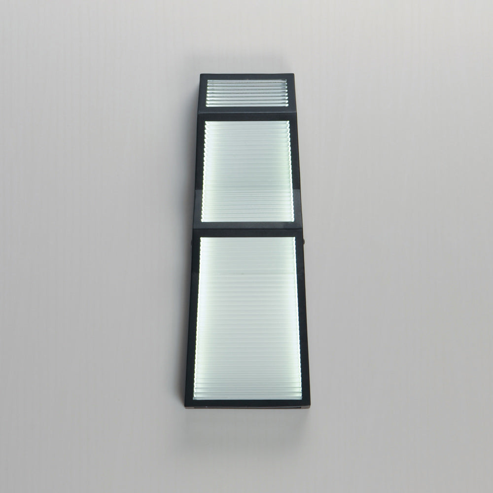 Totem Zigzag Outdoor LED Wall Light in Detail.