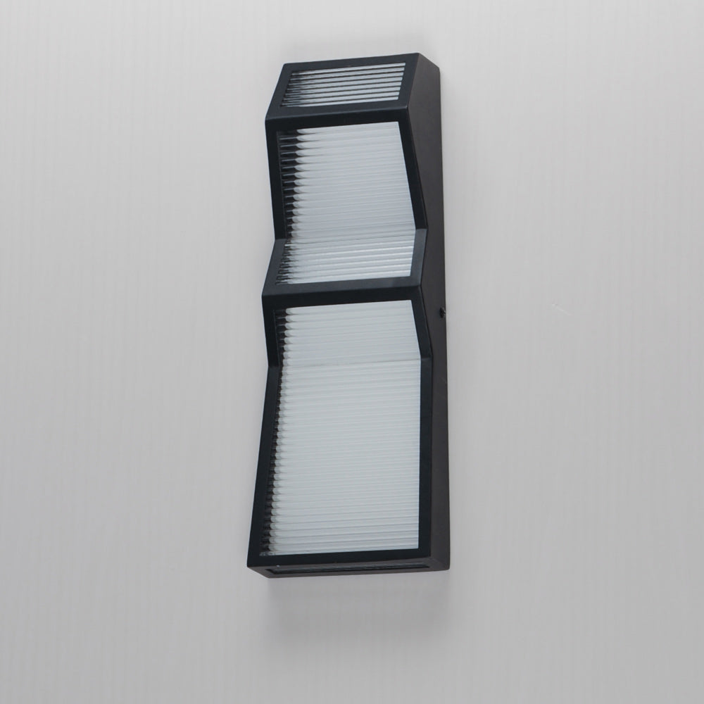 Totem Zigzag Outdoor LED Wall Light in Detail.