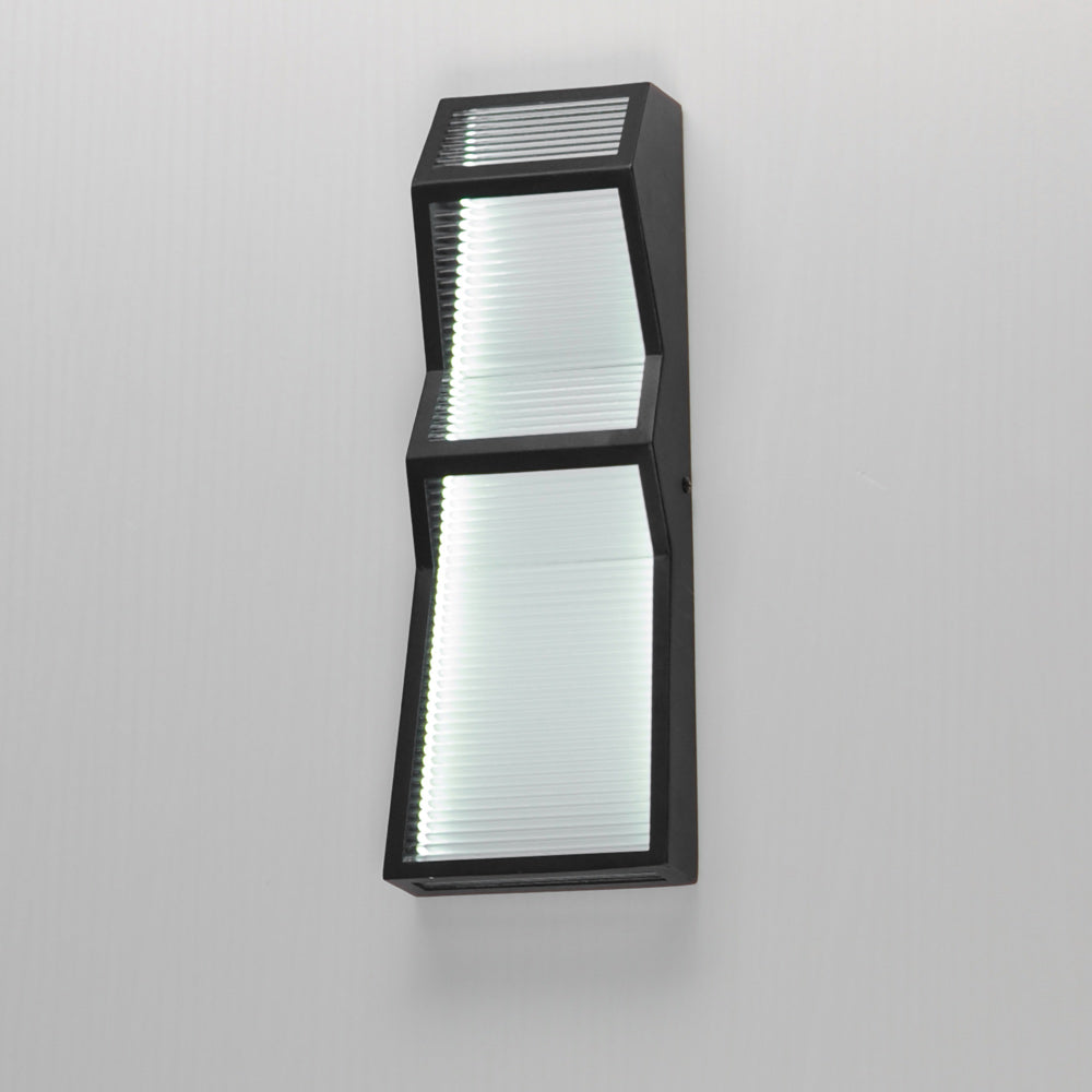 Totem Zigzag Outdoor LED Wall Light in Detail.