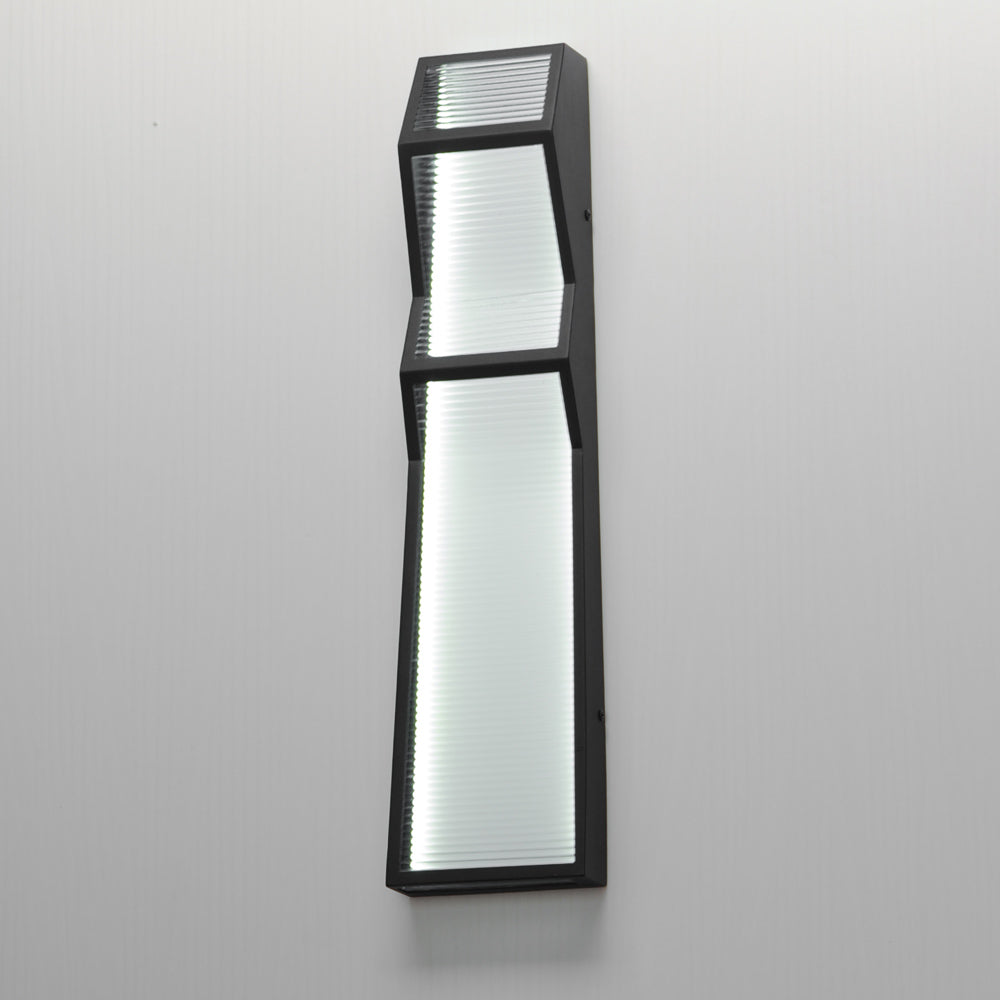 Totem Zigzag Outdoor LED Wall Light in Detail.