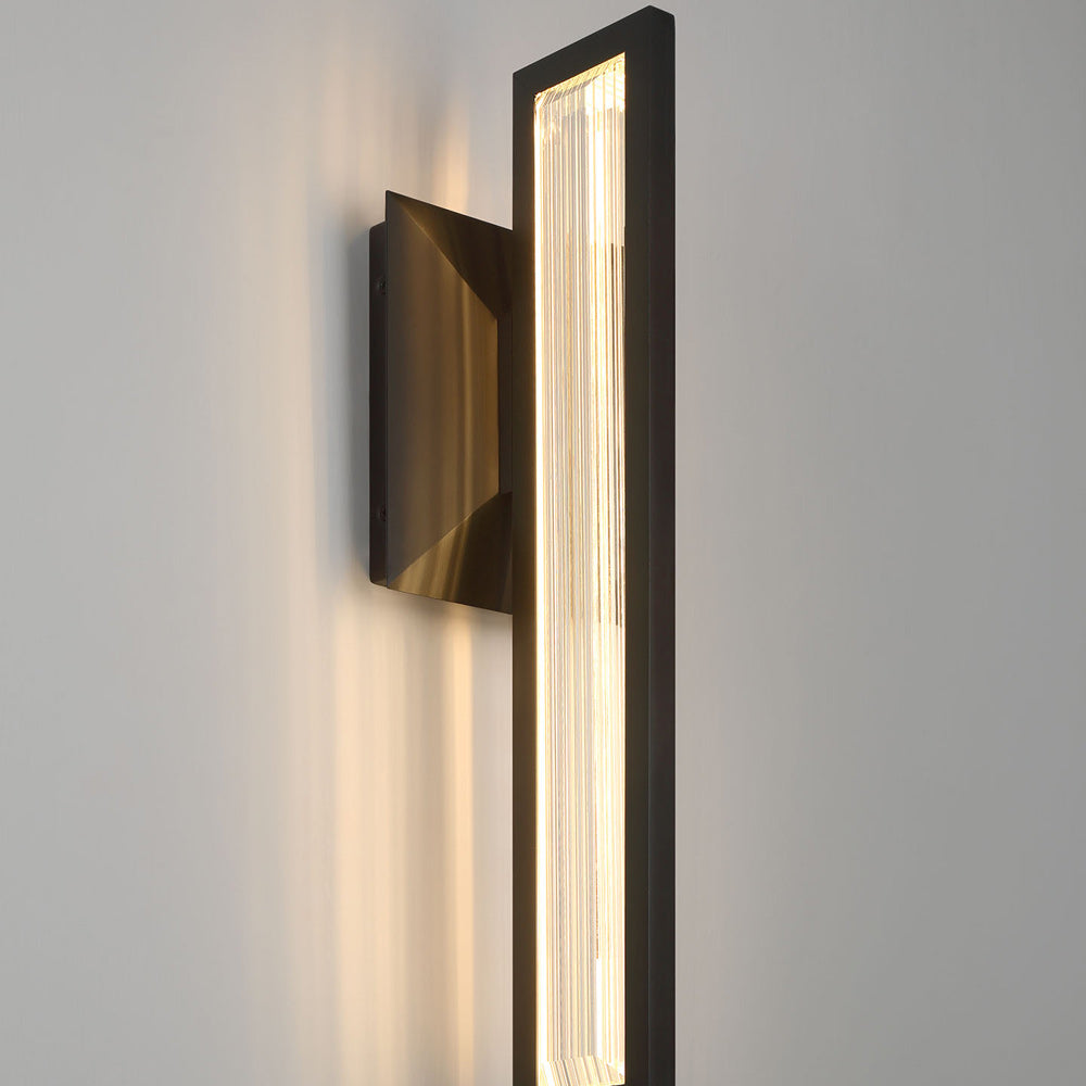 Aelin Outdoor LED Wall Light in Detail.