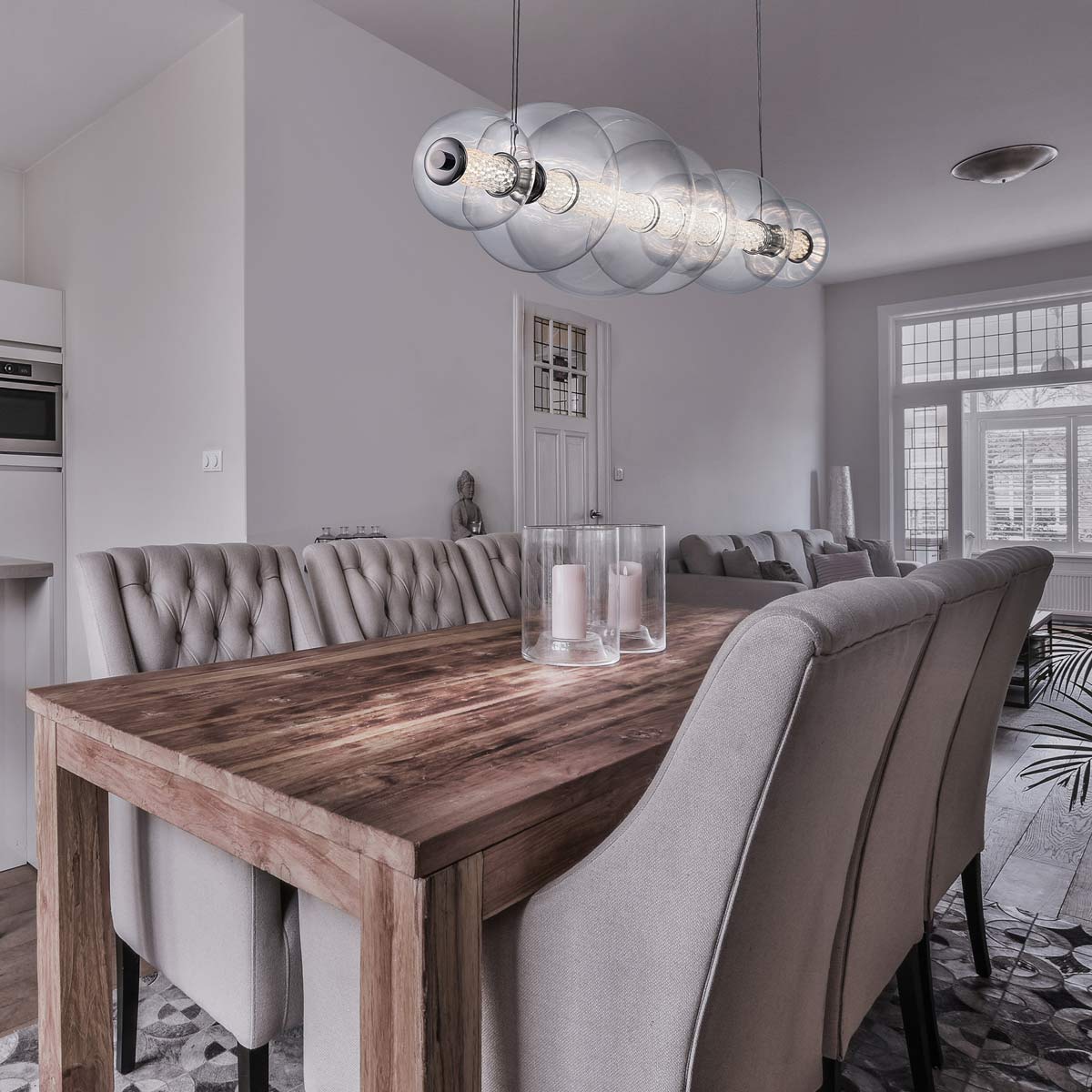 Atomo LED Chandelier in dining room.