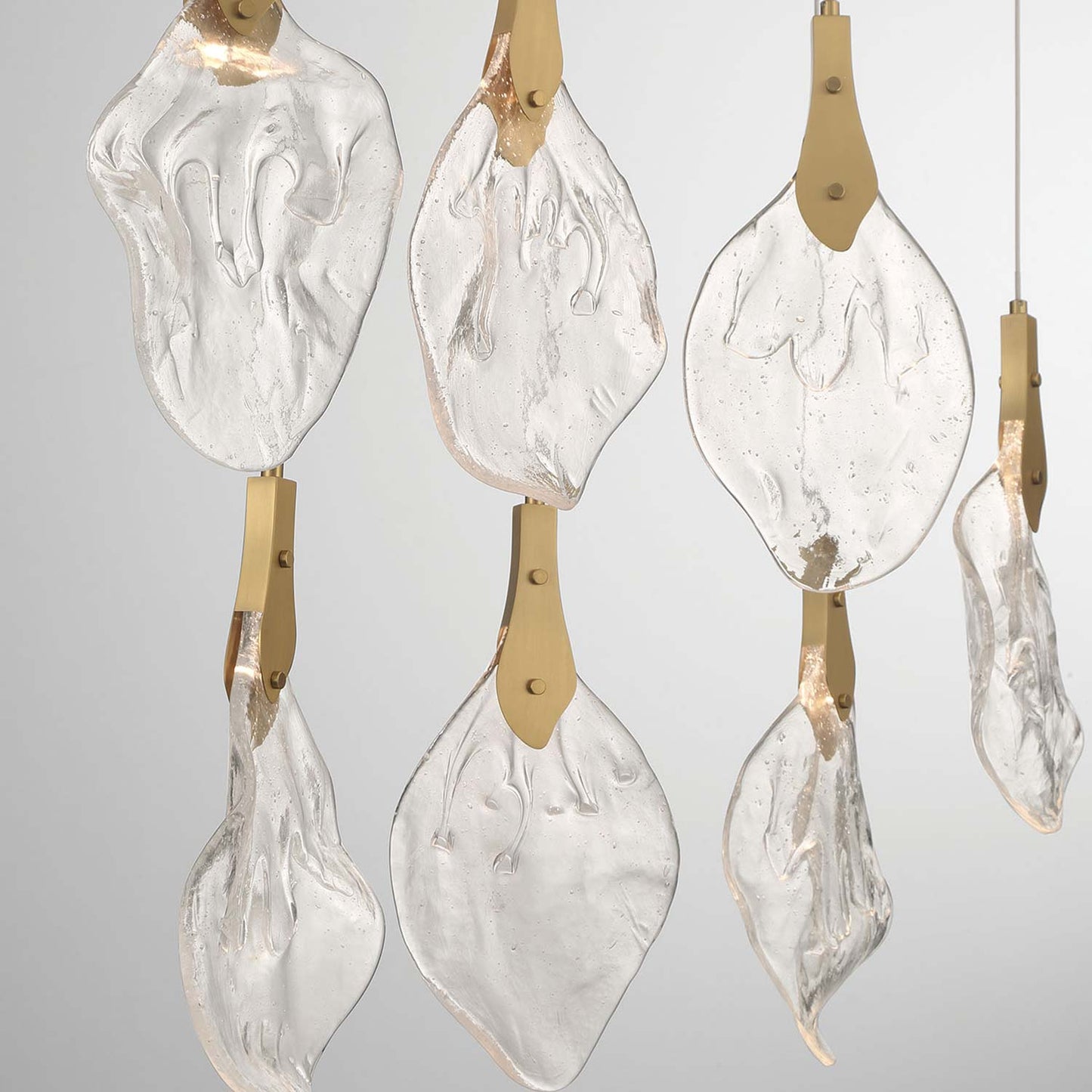 Jateo Linear LED Chandelier in Detail.