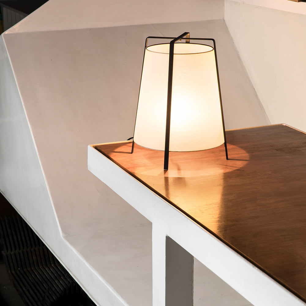Akane Table Lamp in Detail.