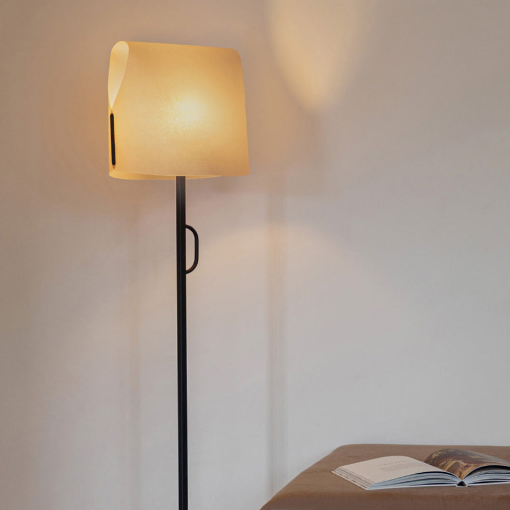 Luang Floor Lamp in Detail.