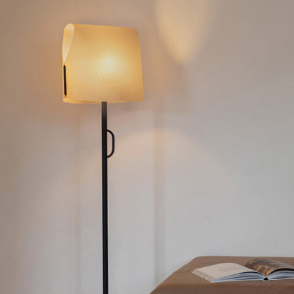 Luang Floor Lamp in Detail.