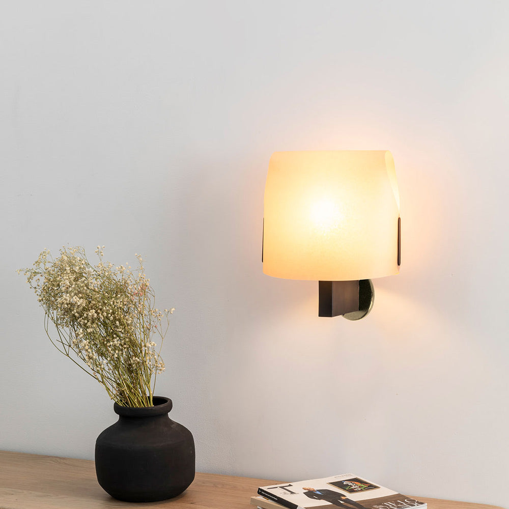 Luang Wall Light in Detail.