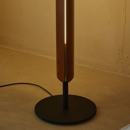 Seki-Han Floor Lamp in Detail.