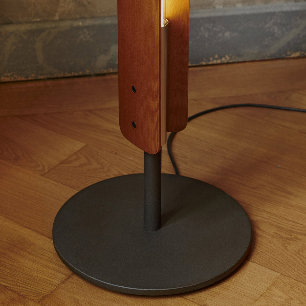 Seki-Han Floor Lamp in Detail.