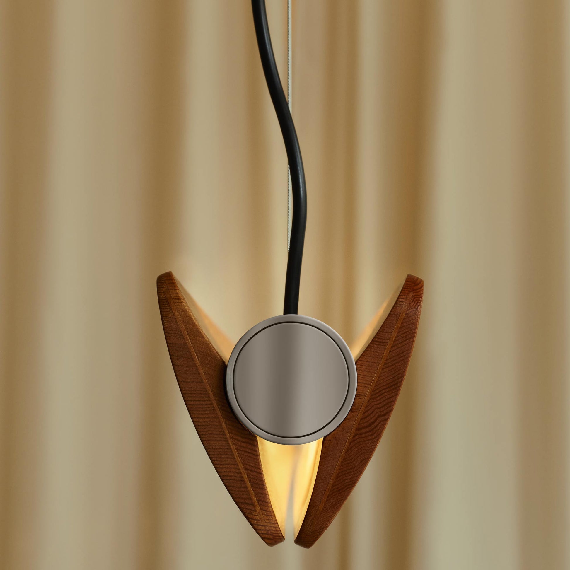Seki-Han Pendant Light in Detail.