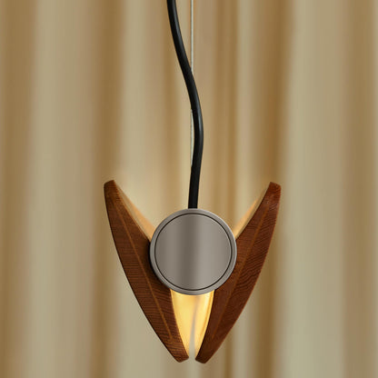 Seki-Han Pendant Light in Detail.