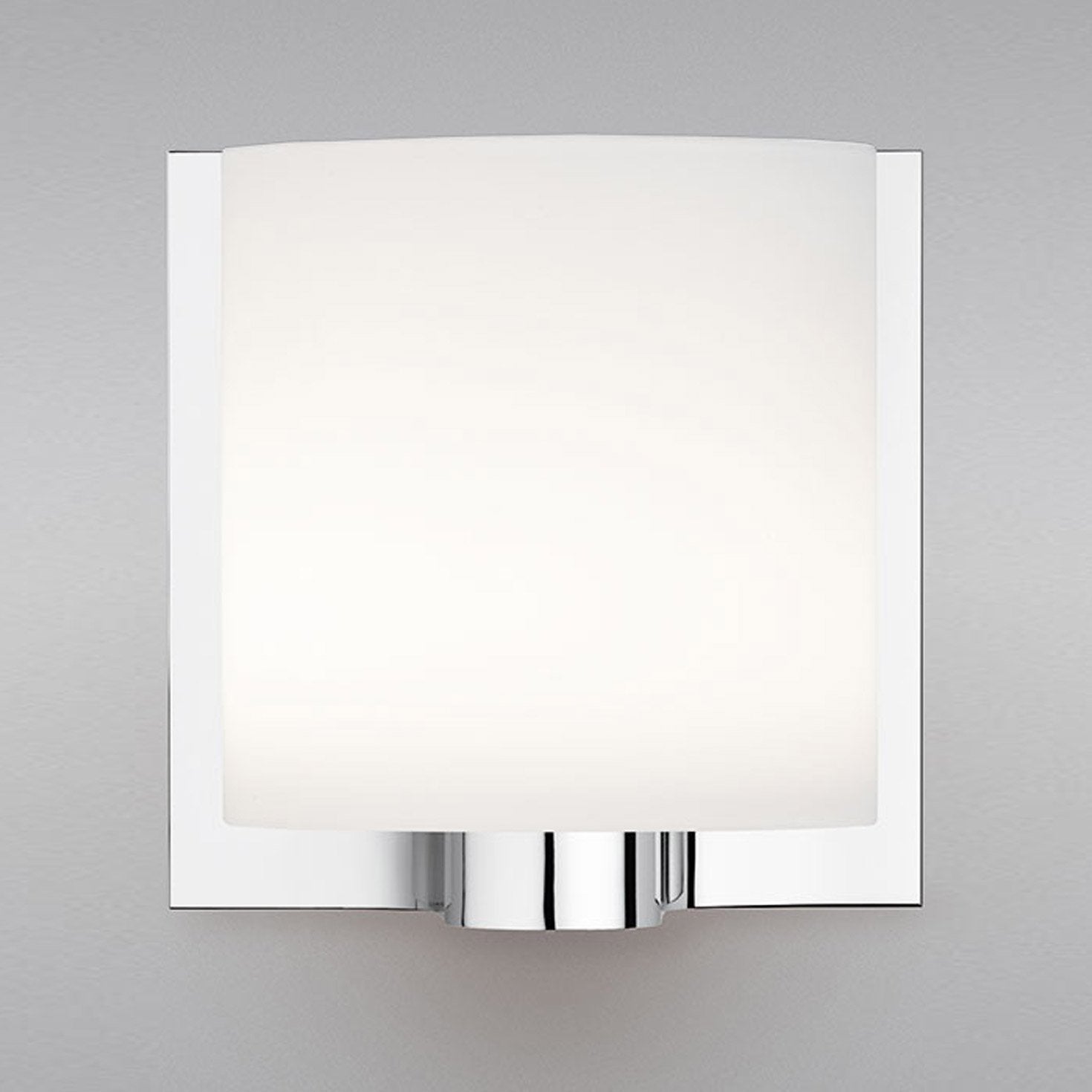 Tilee Wall Light in Detail.