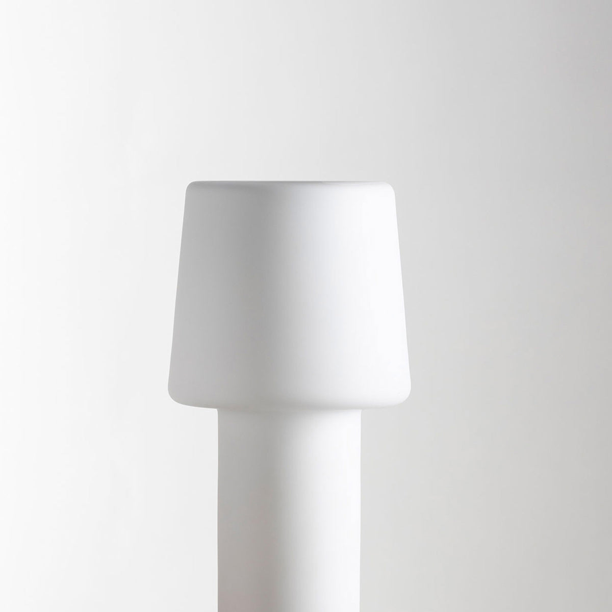 Cameo LED Rechargeable Table Lamp in Detail.