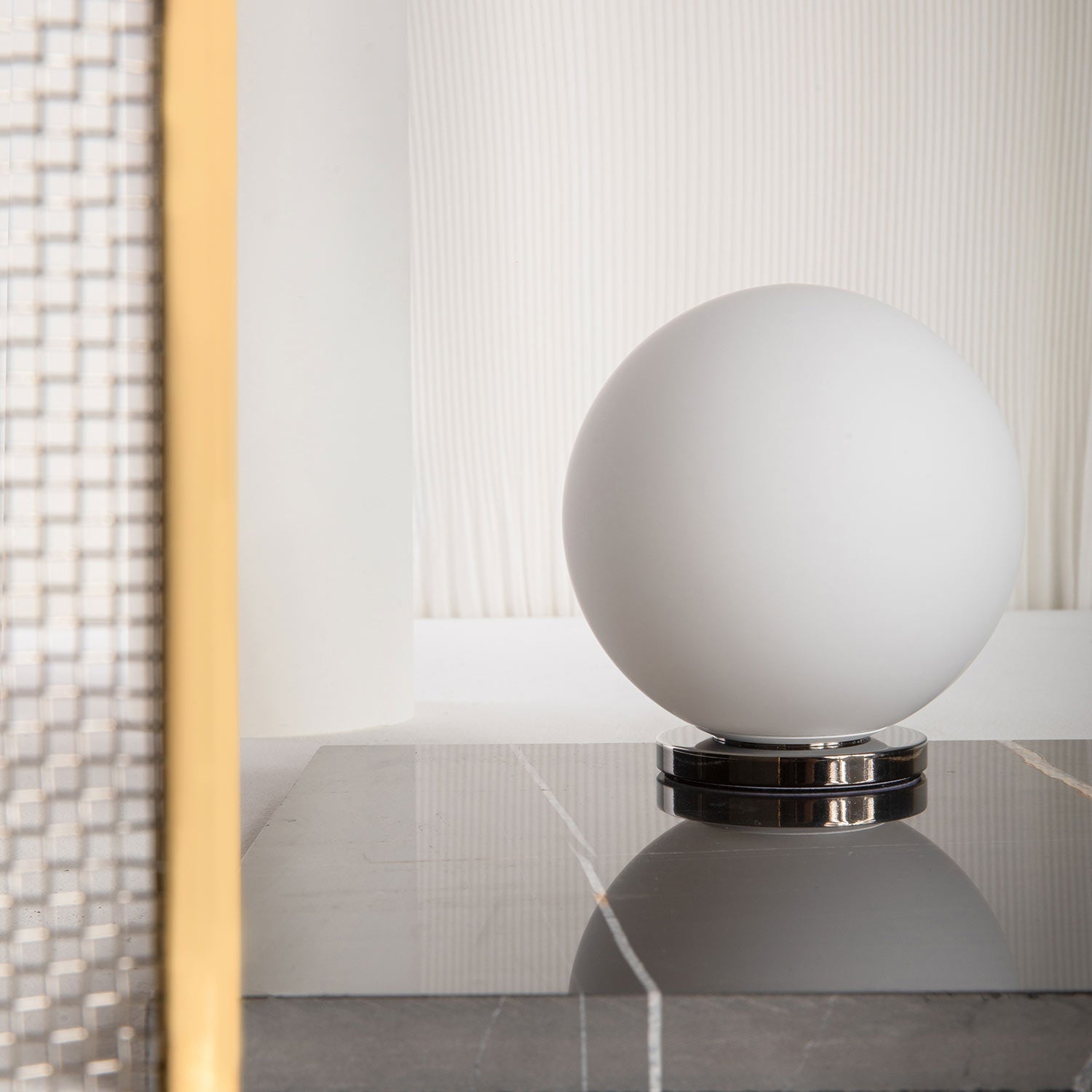 Pallina Table Lamp in Detail.