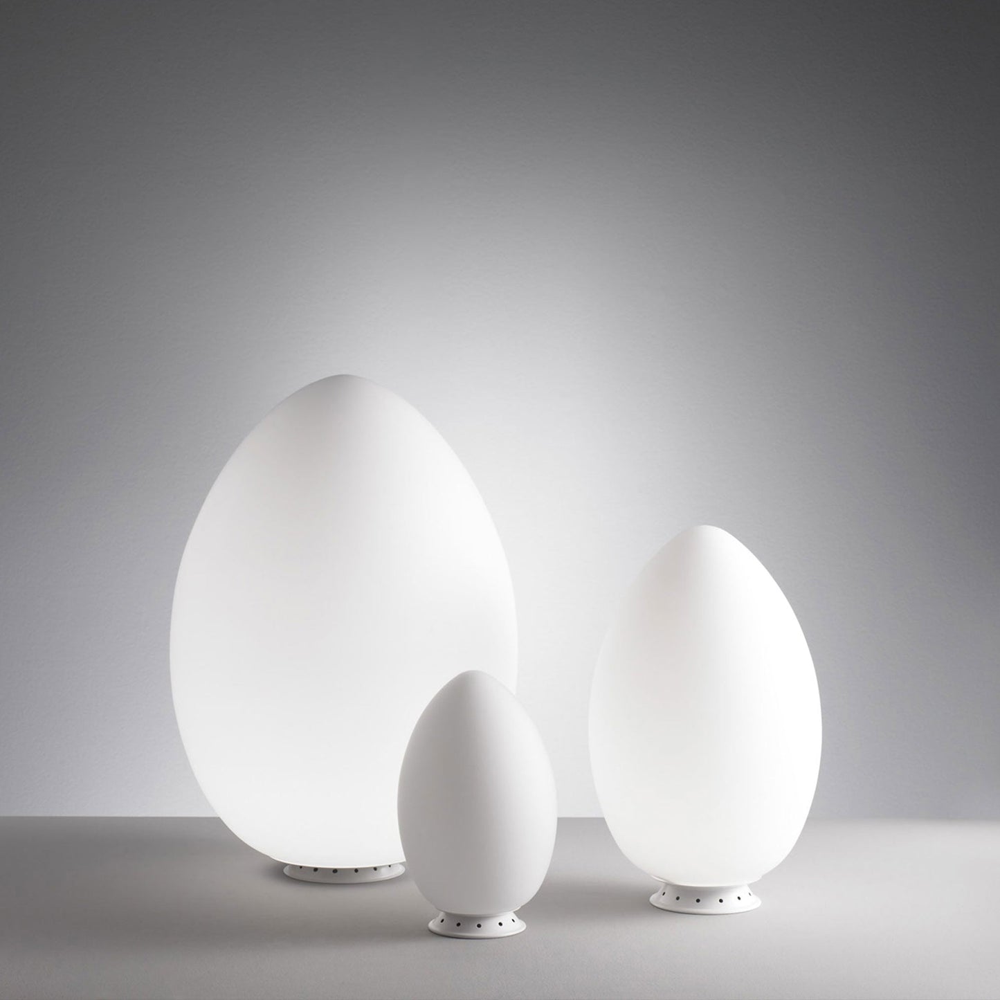 Uovo Table Lamp in Detail.