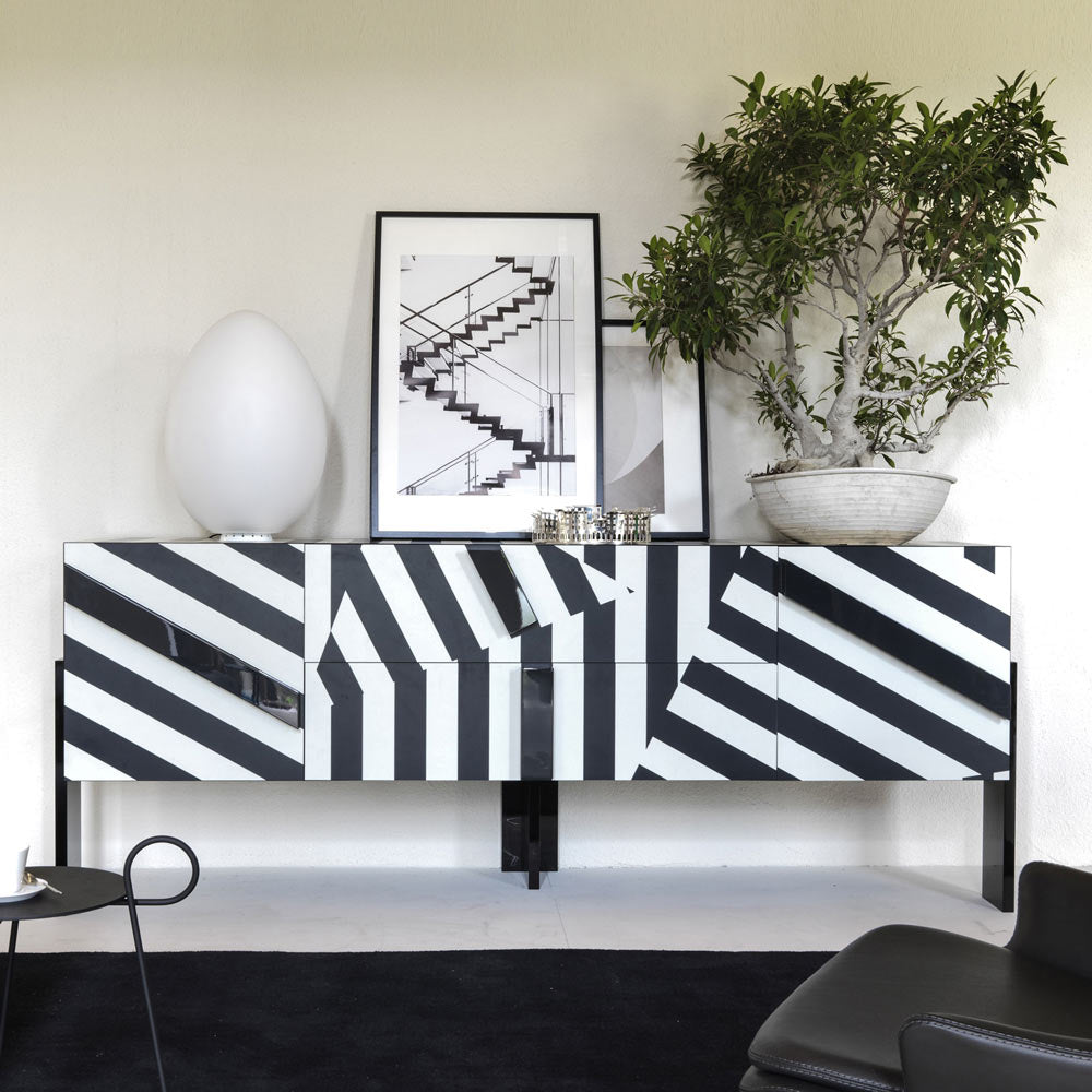 Uovo Table Lamp in living room.