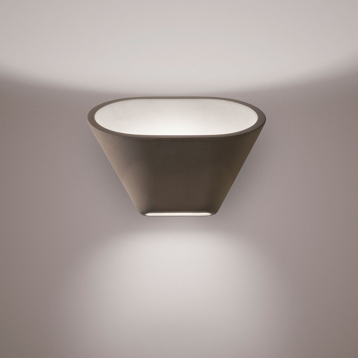 Aplomb Wall Light in Detail.