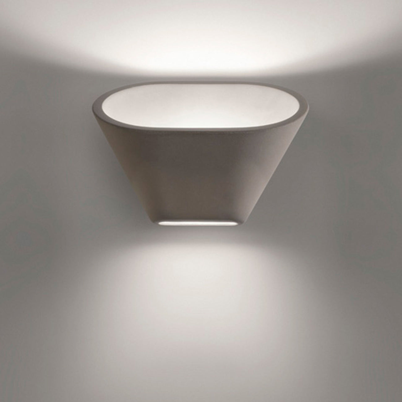 Aplomb Wall Light in Detail.