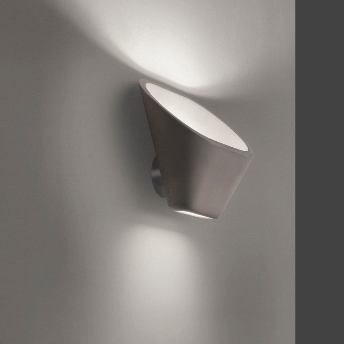 Aplomb Wall Light in Detail.
